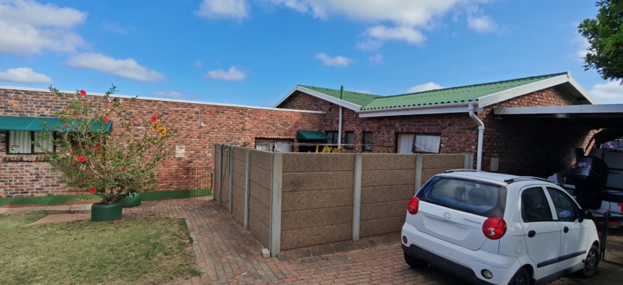 3 Bedroom Property for Sale in Dana Bay Western Cape